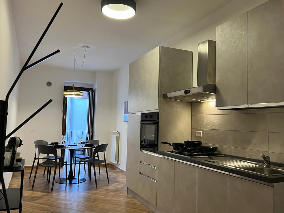 Kitchen or kitchenette, Kitchen or kitchenette, Dining area, stove