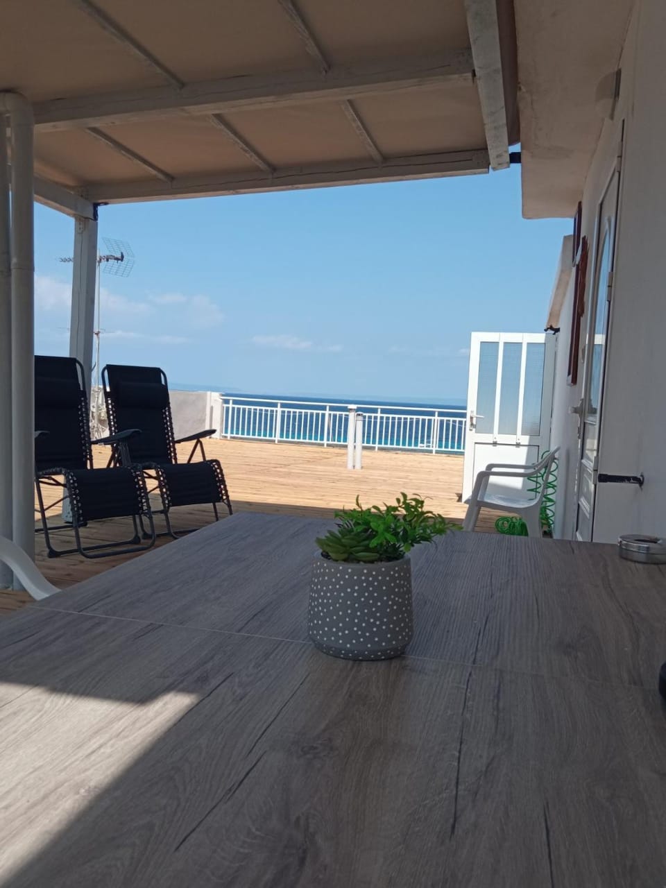 Sea Front Loft by GOLDENLAND Apartment in Halkidiki