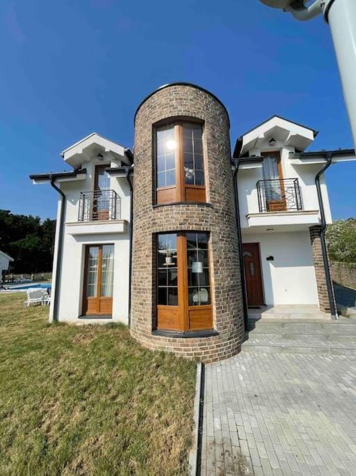 Royal King Villa 2 Apartment in Serbia