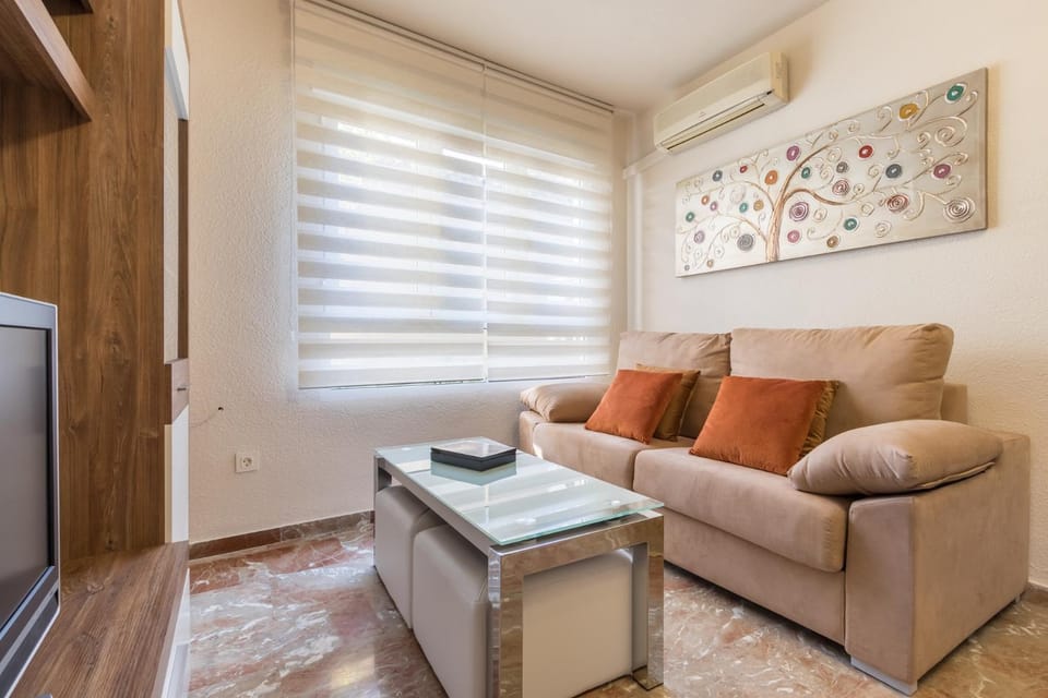 TV and multimedia, Living room, Seating area, air conditioner