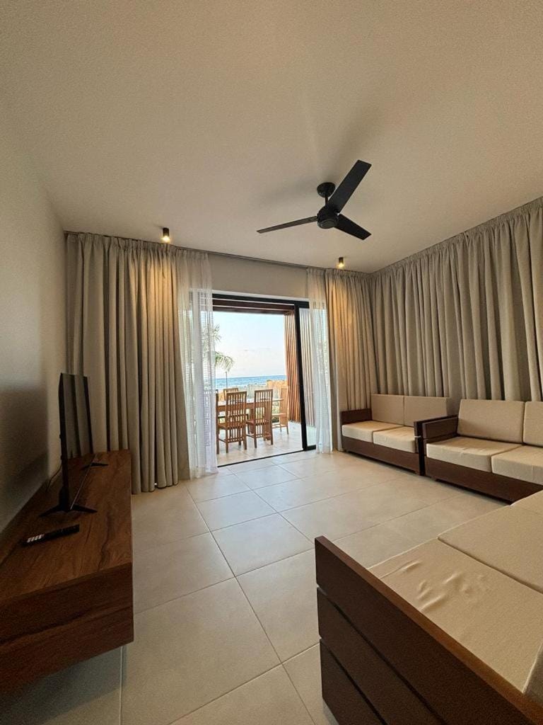 3 BR Beachfront & Self-Catering Apartment - Pointe aux Biches Apartment in Pointe aux Biches