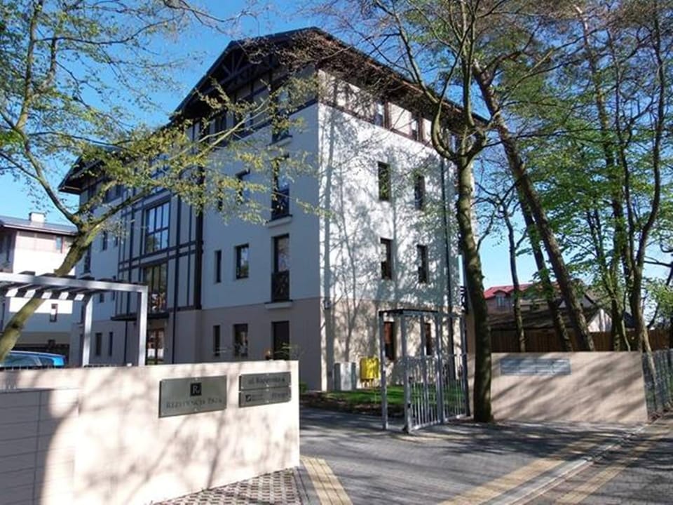 Property building, Area and facilities