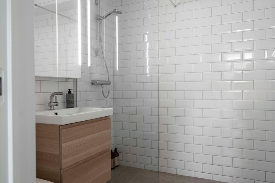 Shower, Bathroom