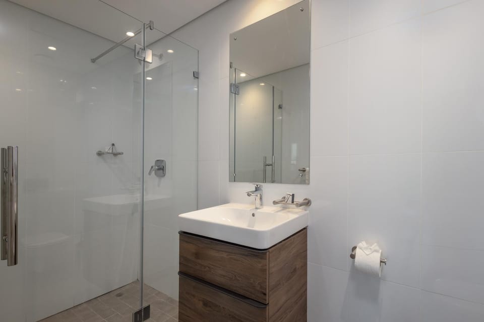 Shower, Bathroom, towels