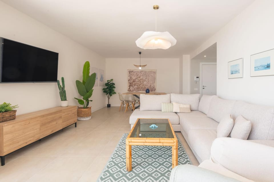 Communal lounge/ TV room, TV and multimedia, Living room, Seating area