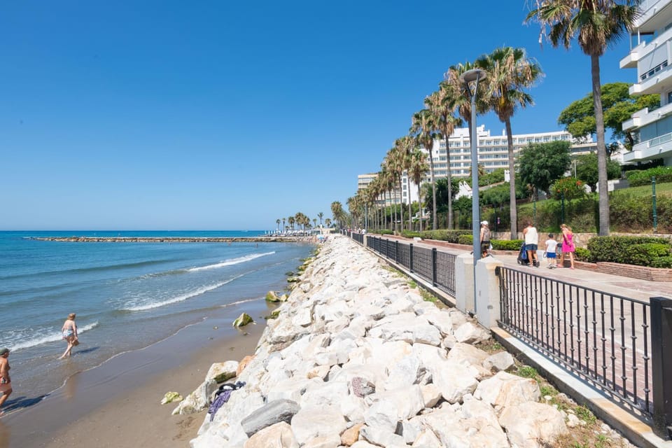 Nearby landmark, Day, People, Natural landscape, Beach, Sea view, group of guests