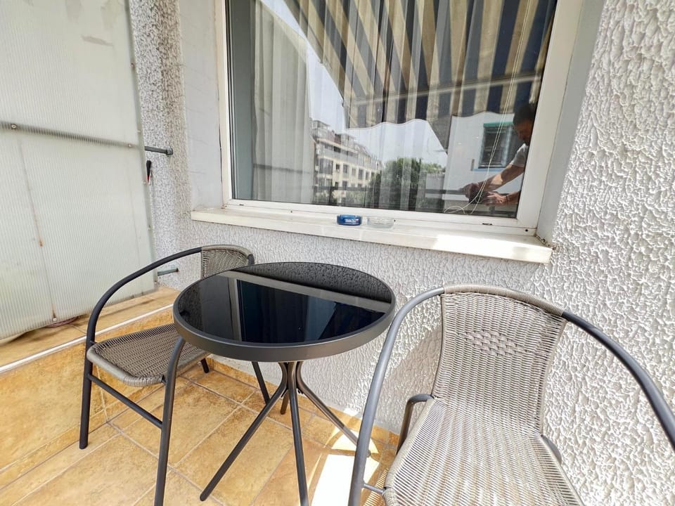 View (from property/room), Balcony/Terrace, Seating area, Dining area