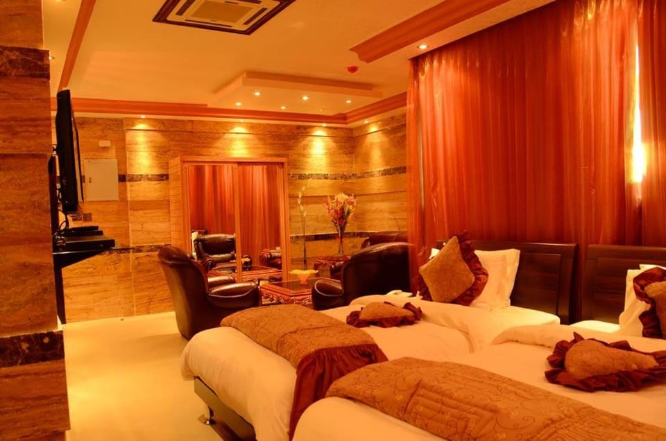 Bed, Living room, Bedroom
