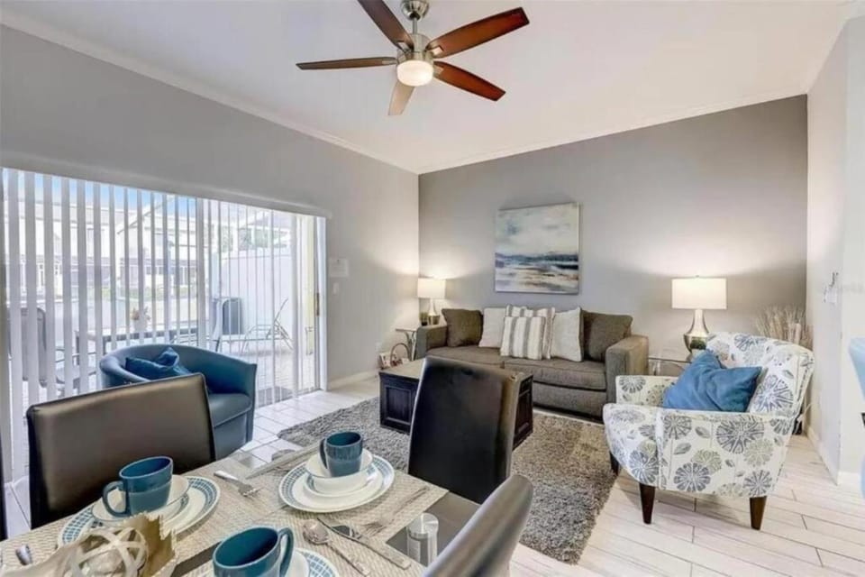 Living room, Seating area, Dining area