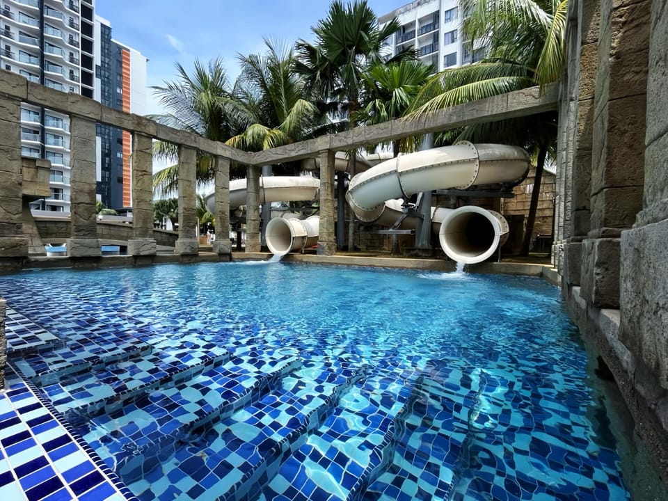 Swimming pool, Swimming pool