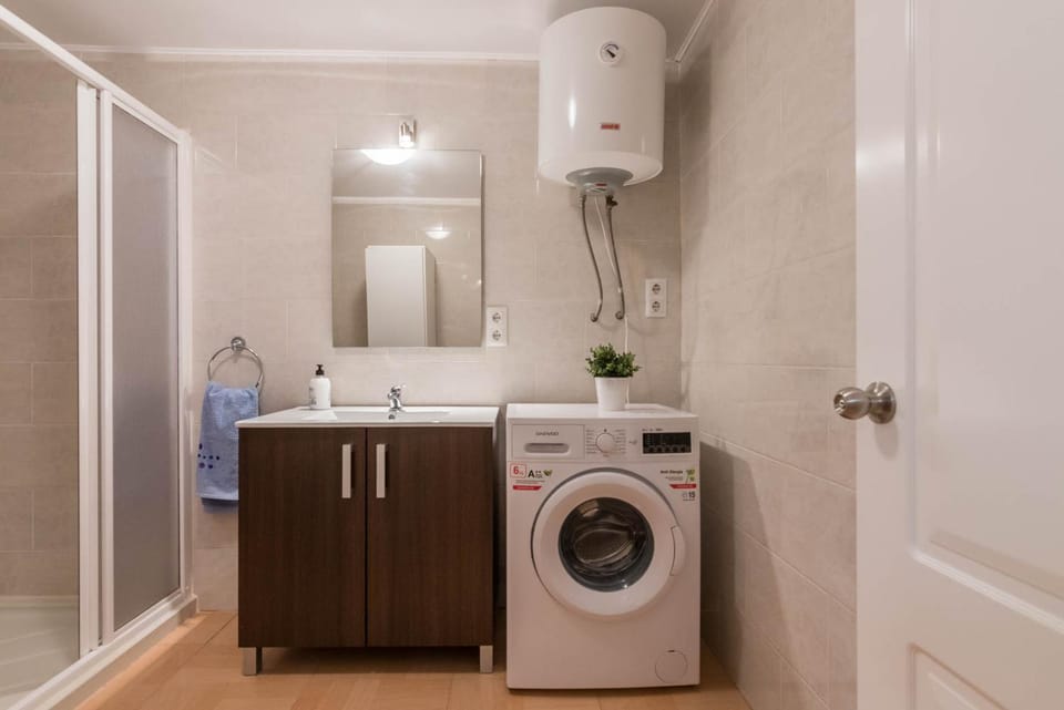 Bathroom, washing machine