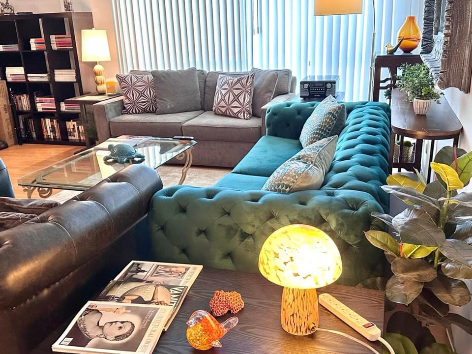 Library, Living room, Seating area