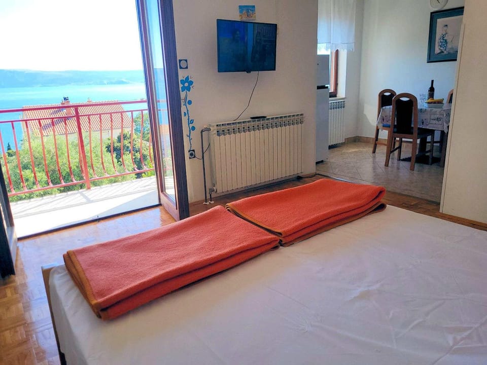 Bed, View (from property/room), Sea view