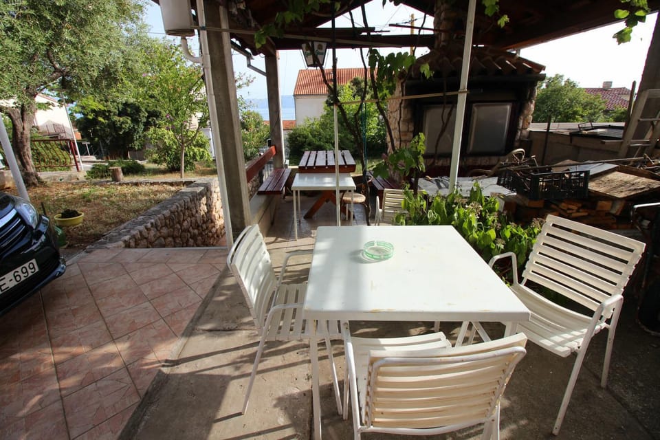 Day, Seating area, Garden view, Parking
