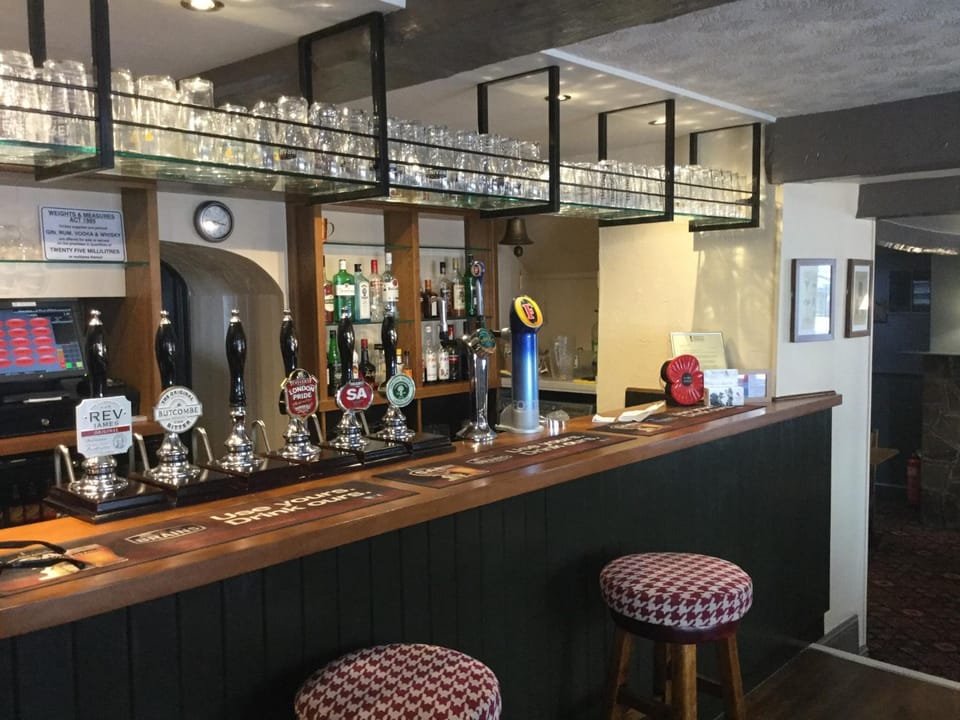 Restaurant/places to eat, Lounge or bar
