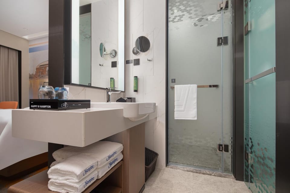 Shower, Bathroom, towels