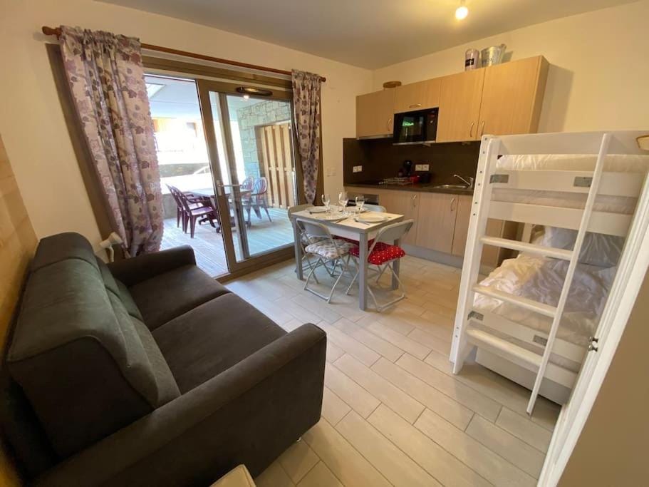 Les 4 éléments C004 - Studio récent avec place de parking Apartment in Châtel