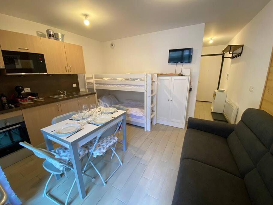 Les 4 éléments C004 - Studio récent avec place de parking Apartment in Châtel