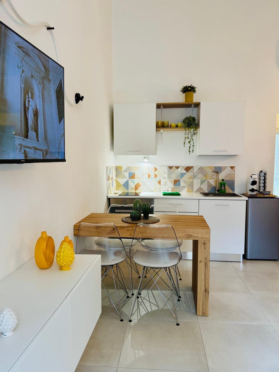 Kitchen or kitchenette, Living room