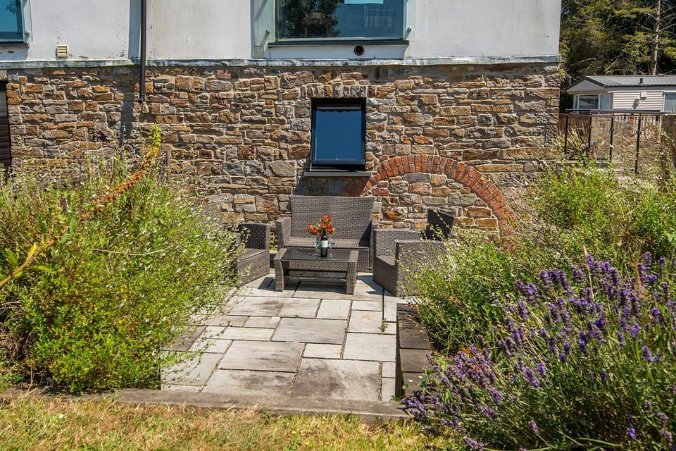 Patio, Garden, Garden, Balcony/Terrace