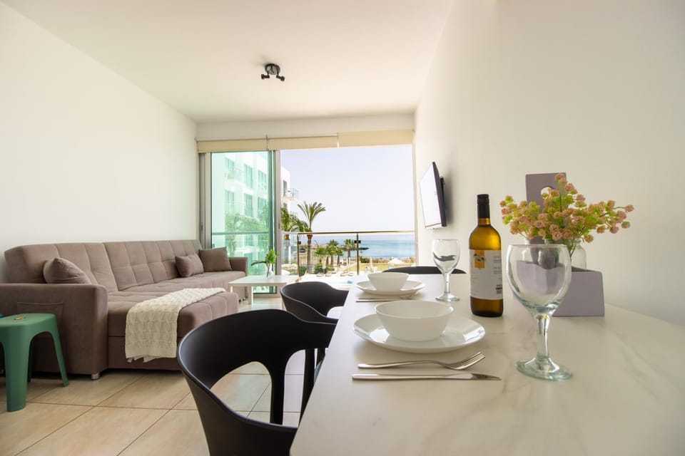 Living room, Seating area, Dining area, Sea view
