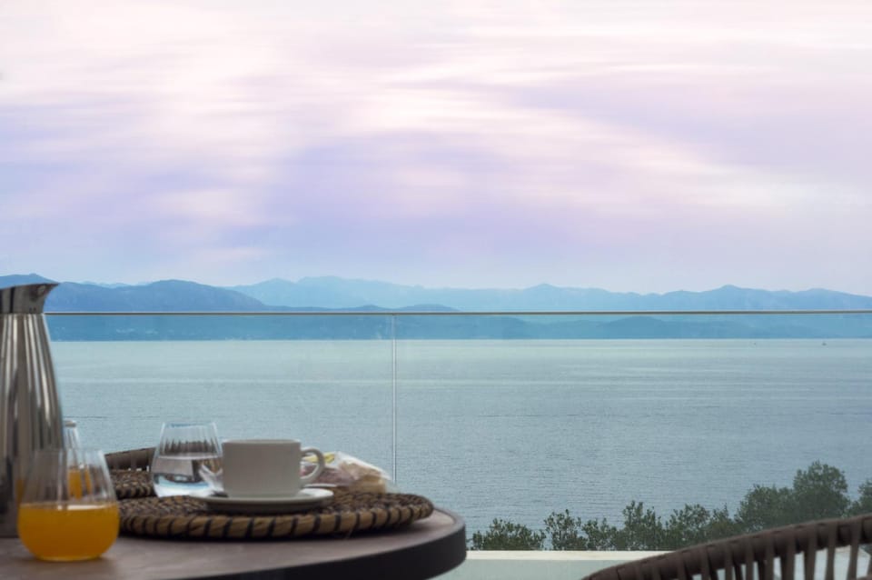 Natural landscape, View (from property/room), Balcony/Terrace, Sea view