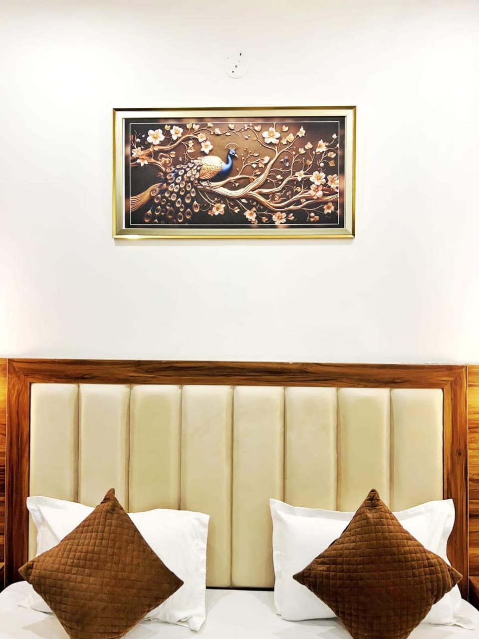HOTEL KAILASH REGENCY - Luxury Rooms Near Railway Station and Bus Terminal Ludhiana Hotel in Ludhiana