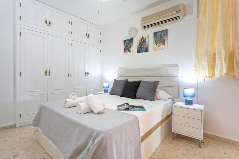Bed, Photo of the whole room, Bedroom, towels, wardrobe, air conditioner