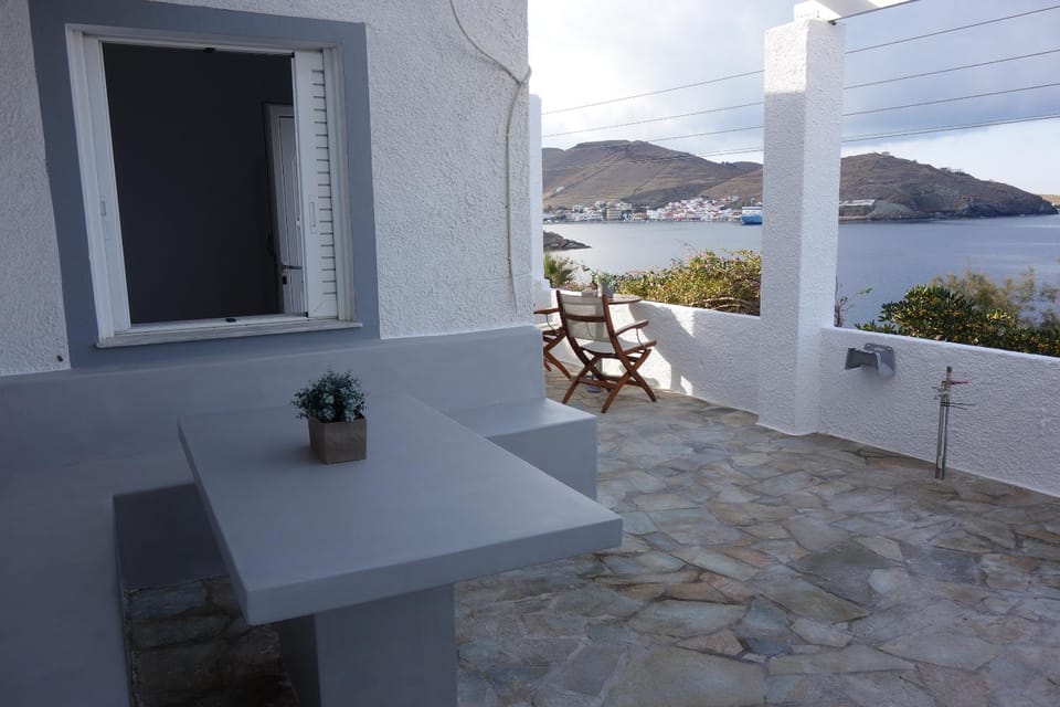 Gialiskari Studios House in Kea-Kythnos