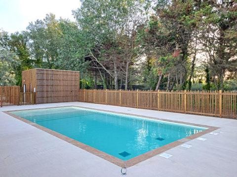 AGENCE JF IMMO - Appart 4 pers climatisé parking piscine proche des plages ménage inclus - V0816 Apartment in Vias