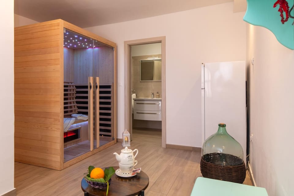 Sauna, Bathroom