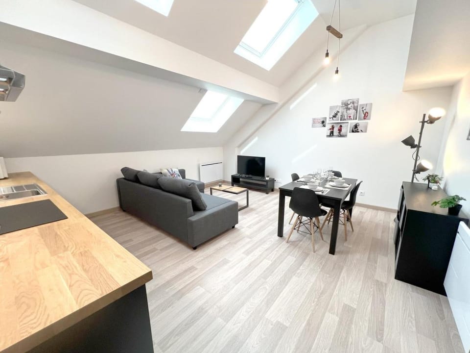 Living room, Dining area