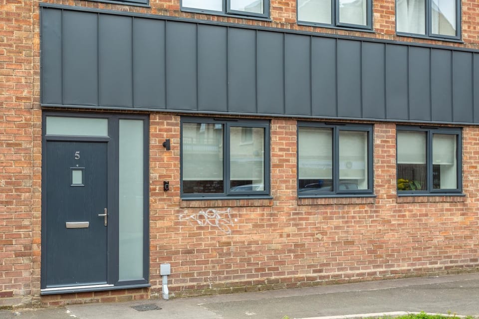 Little Potter, Central York with Parking Apartment in York