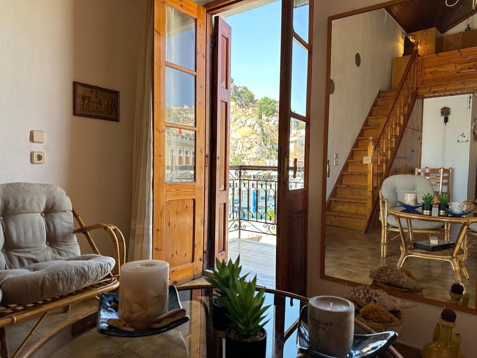 Patio, View (from property/room), Balcony/Terrace, Living room, Seating area, Dining area