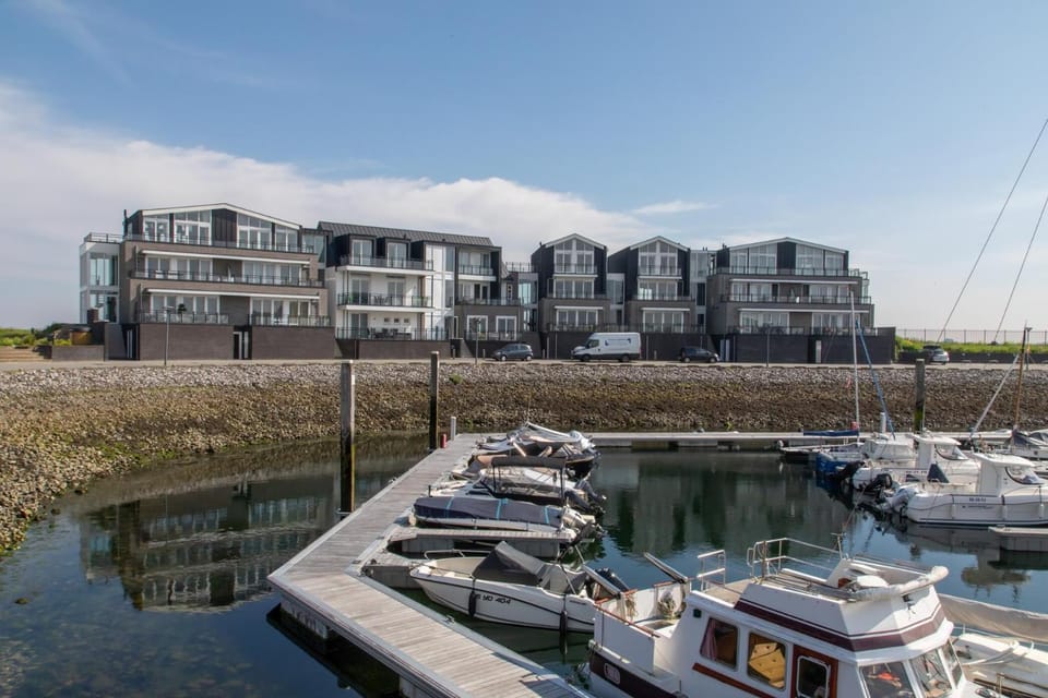 Vakantiewoning aan het water 'Oester Oase' - met 2 balkons - Vista Maris - Nr 36 Apartment in Zeeland, Netherlands