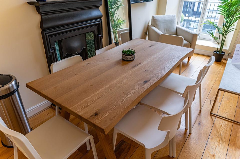 Premium 3BR-3BA in Prestigious Bloomsbury Apartment in London Borough of Islington