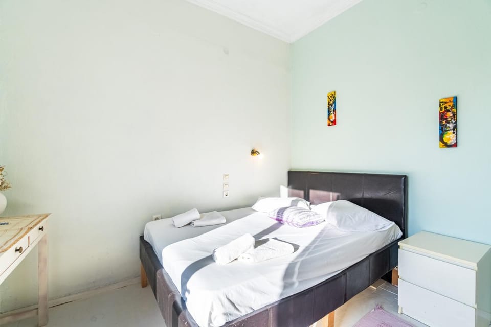 Property building, Living room, Bedroom