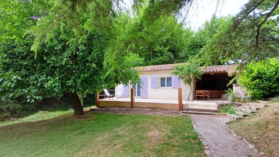 gîte nature campagne calme piscine spa Country House in Provence-Alpes-Côte d'Azur