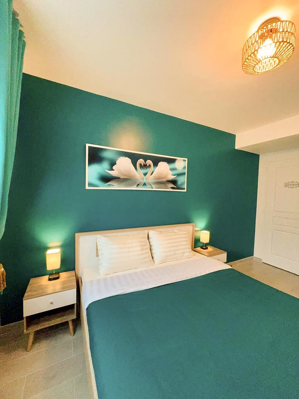 Photo of the whole room, Bedroom