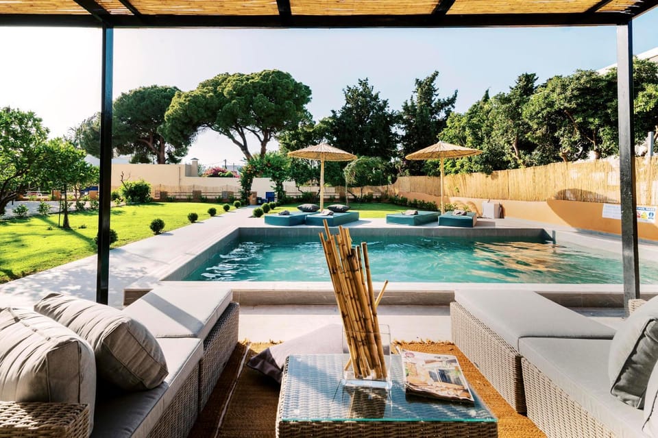 Seating area, Swimming pool