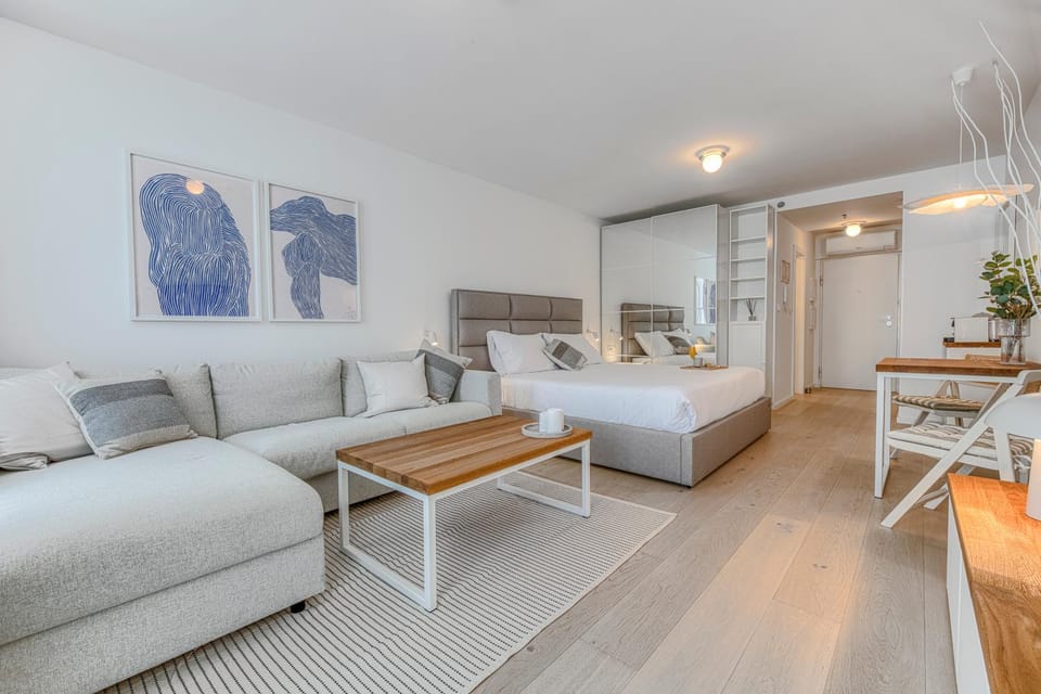 Bed, Living room, Photo of the whole room, Seating area, Bedroom