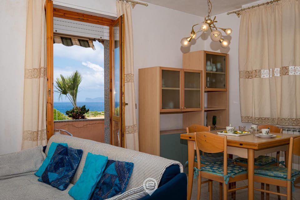 Estay - Beachside Mermaid - Seaview and parking Apartment in Alghero