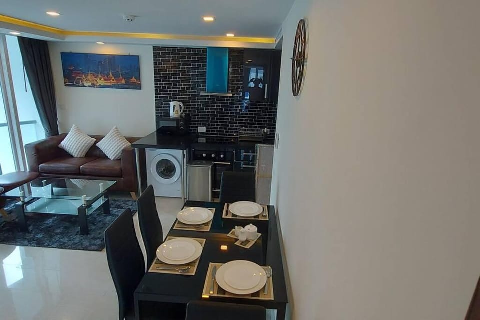 Living room, Dining area, washing machine