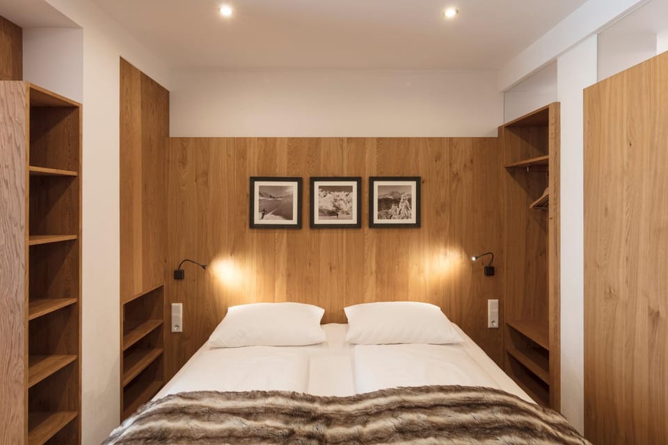 Bed, Living room, Bedroom