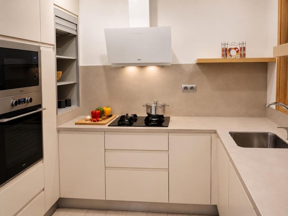 Alcaravaneras Beach 2-Bedroom Apartment by Canarias Prime Homes Apartment in Las Palmas de Gran Canaria
