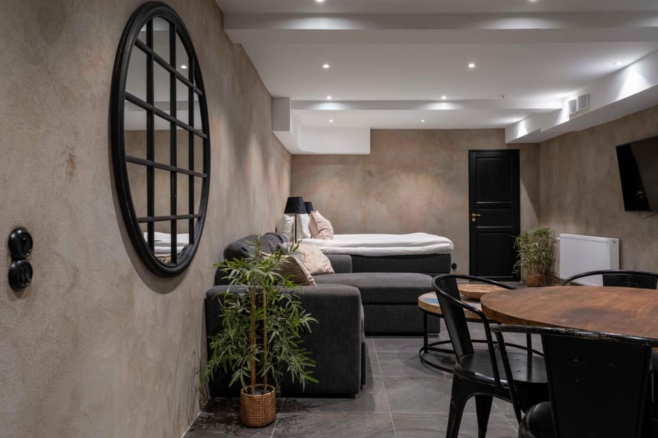 Bed, TV and multimedia, Living room, Dining area, Bedroom