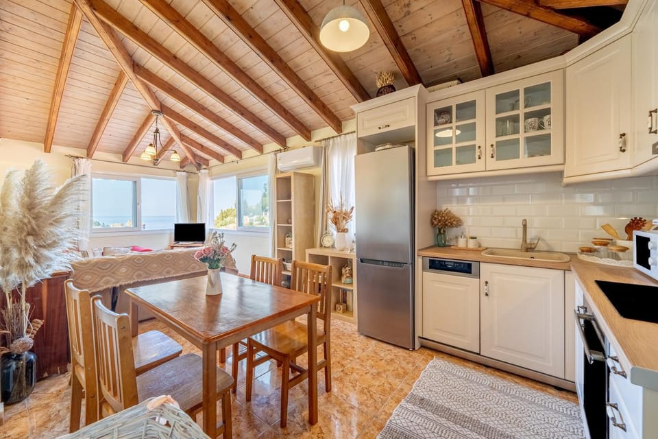 Property building, Kitchen or kitchenette, Living room