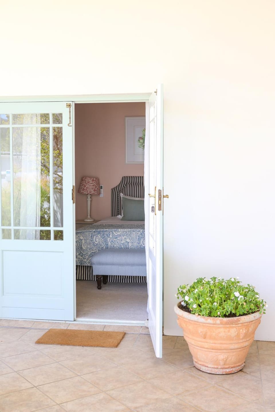Largest one bed apartment & private pool in the Hoek Apartment in Franschhoek
