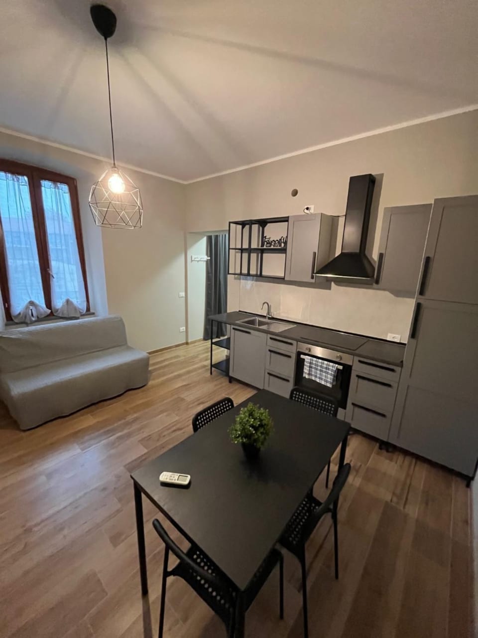 Kitchen or kitchenette, Seating area
