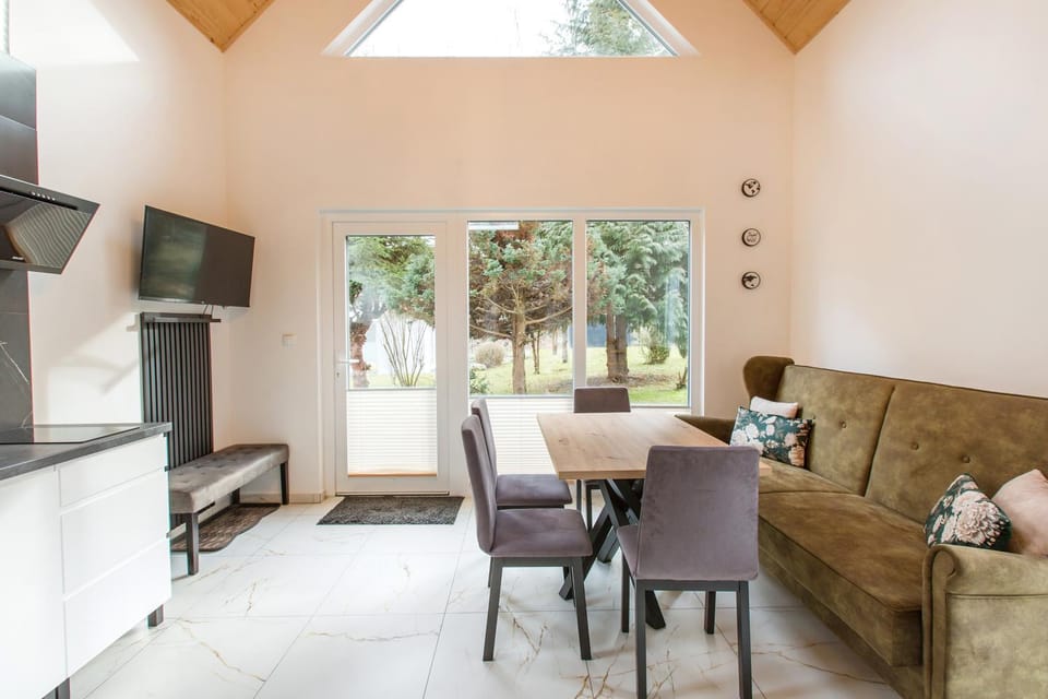 Communal lounge/ TV room, TV and multimedia, Kitchen or kitchenette, Living room, Seating area, Dining area